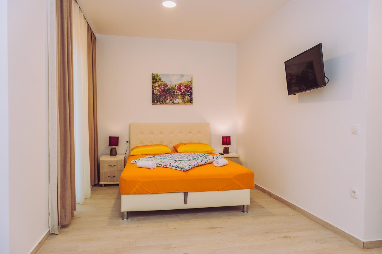 Apartments Krstovic Sutomore Bagian luar foto