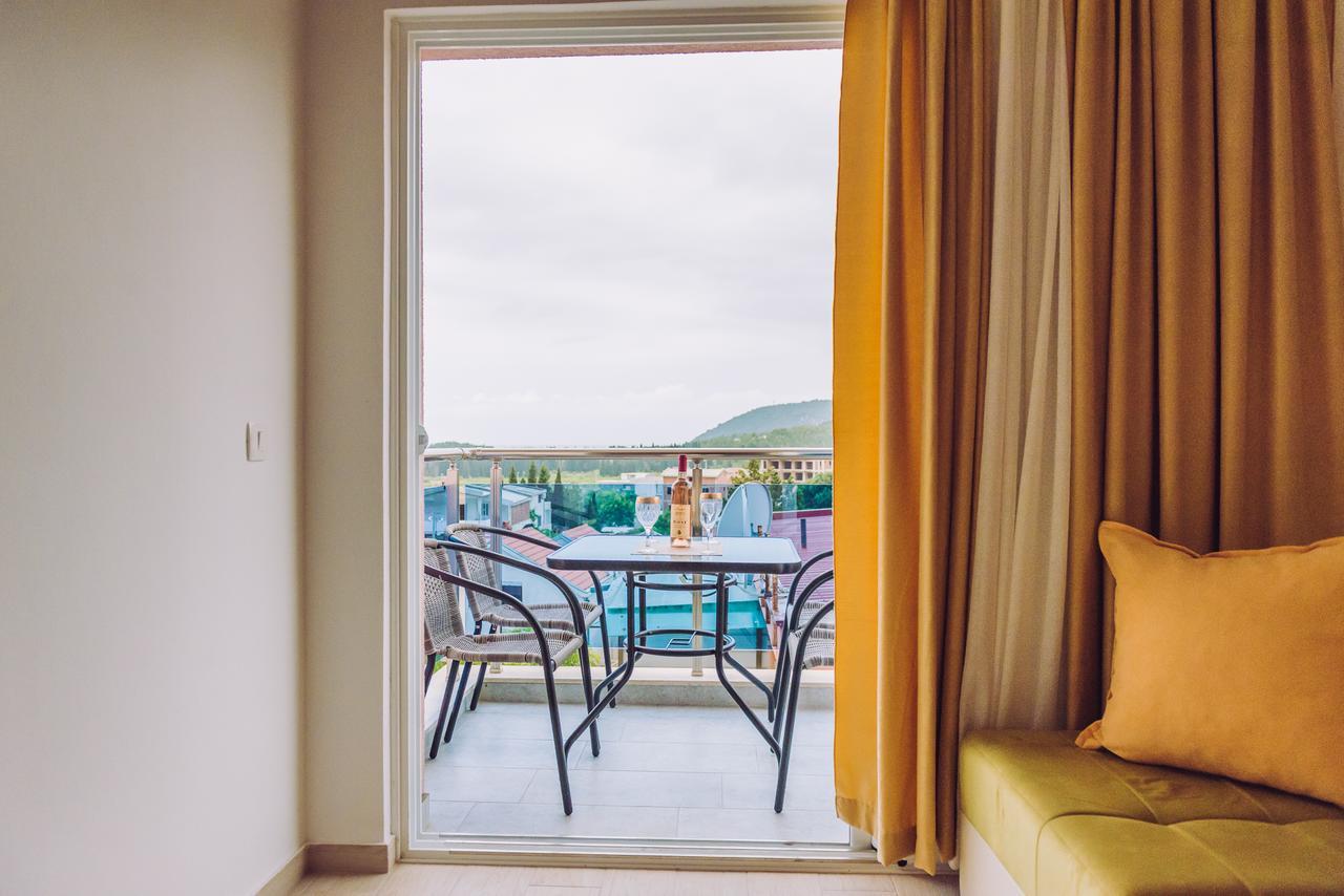 Apartments Krstovic Sutomore Bagian luar foto