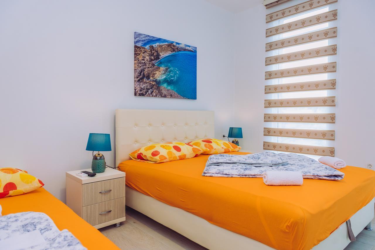 Apartments Krstovic Sutomore Bagian luar foto