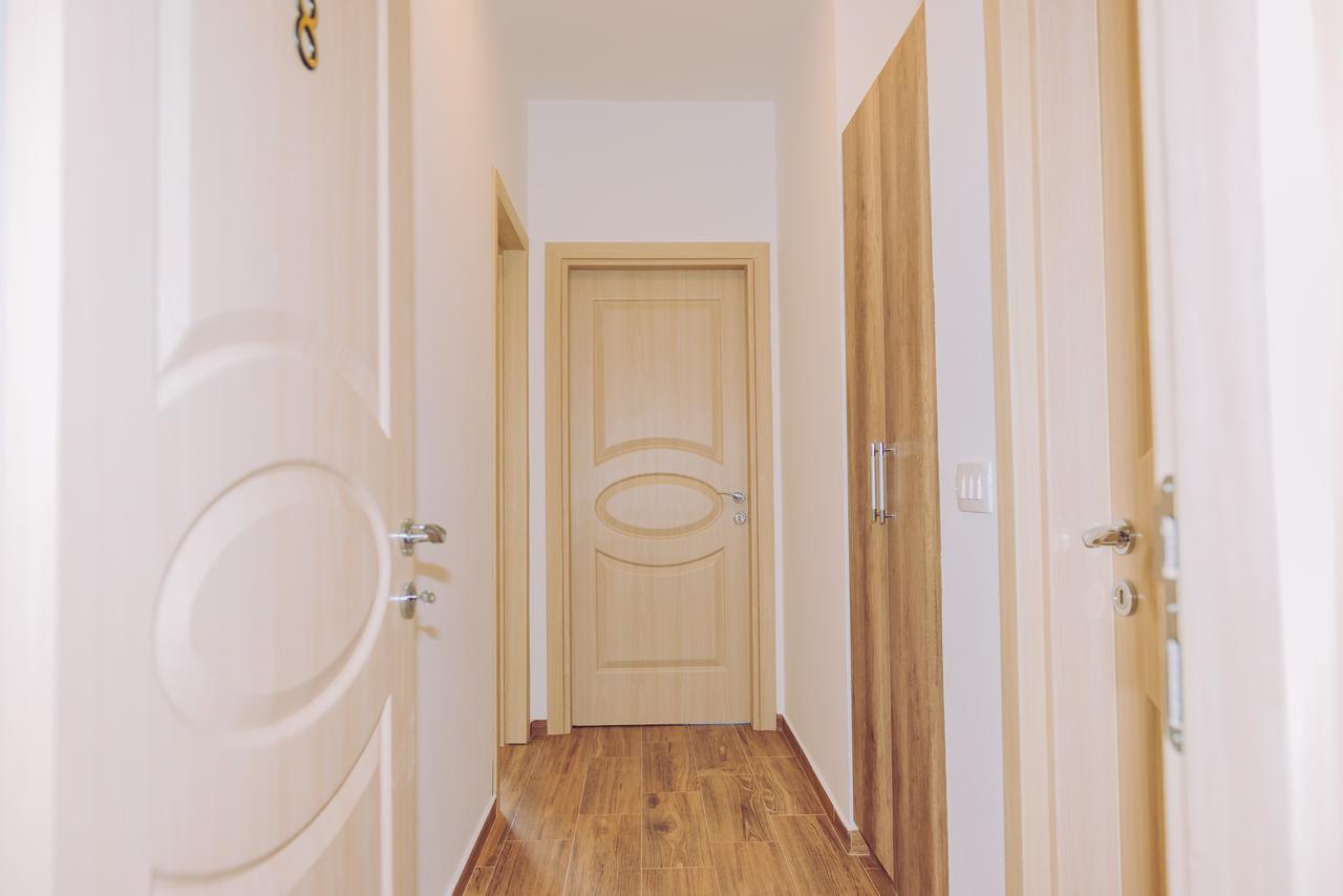 Apartments Krstovic Sutomore Bagian luar foto