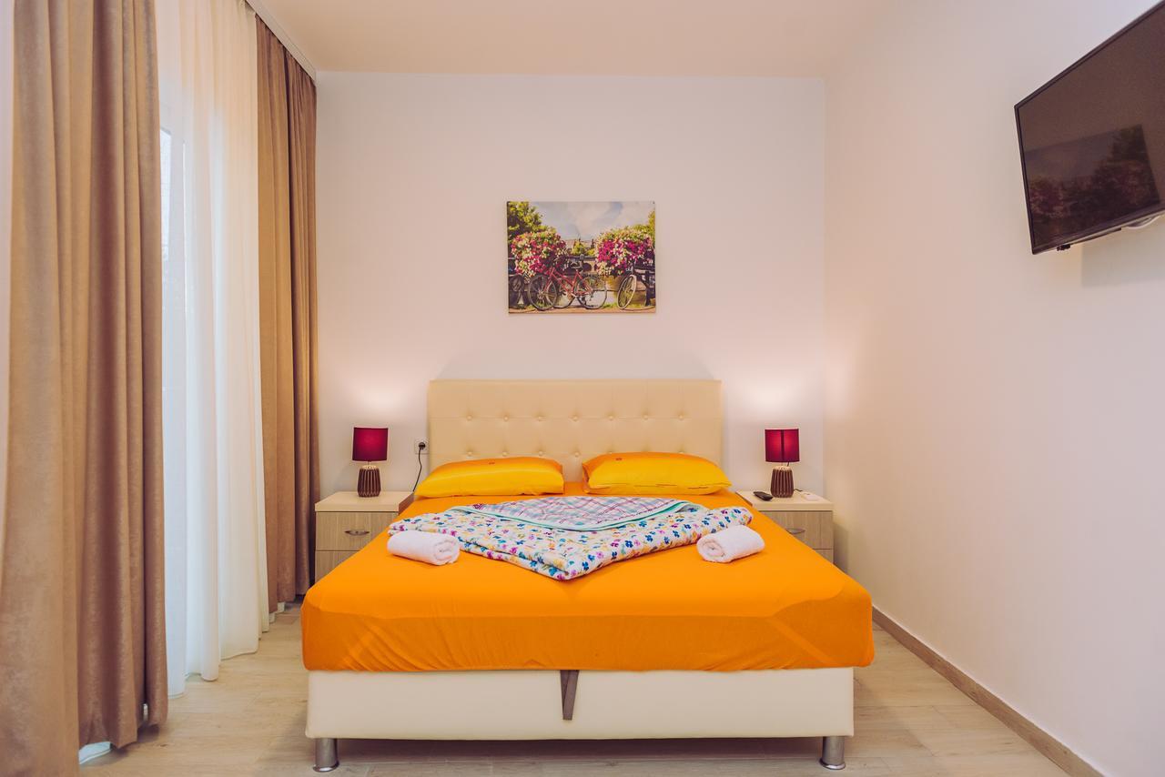 Apartments Krstovic Sutomore Bagian luar foto