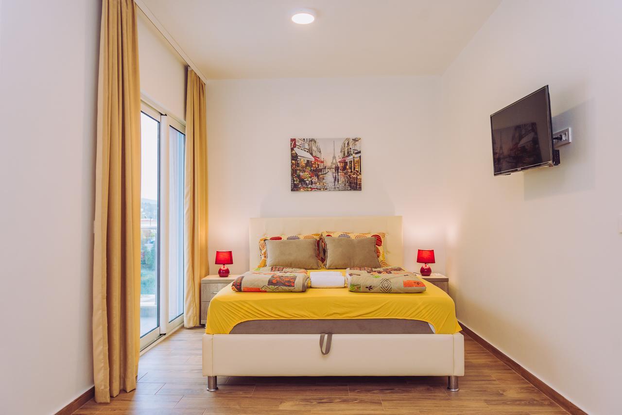 Apartments Krstovic Sutomore Bagian luar foto