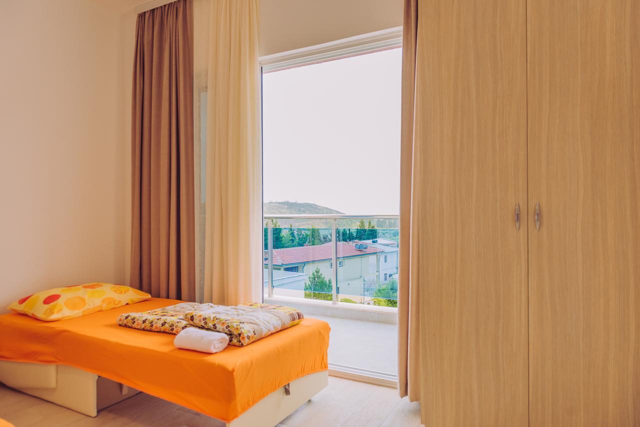Apartments Krstovic Sutomore Bagian luar foto