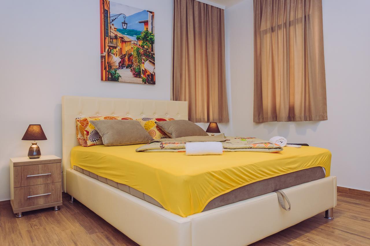 Apartments Krstovic Sutomore Bagian luar foto