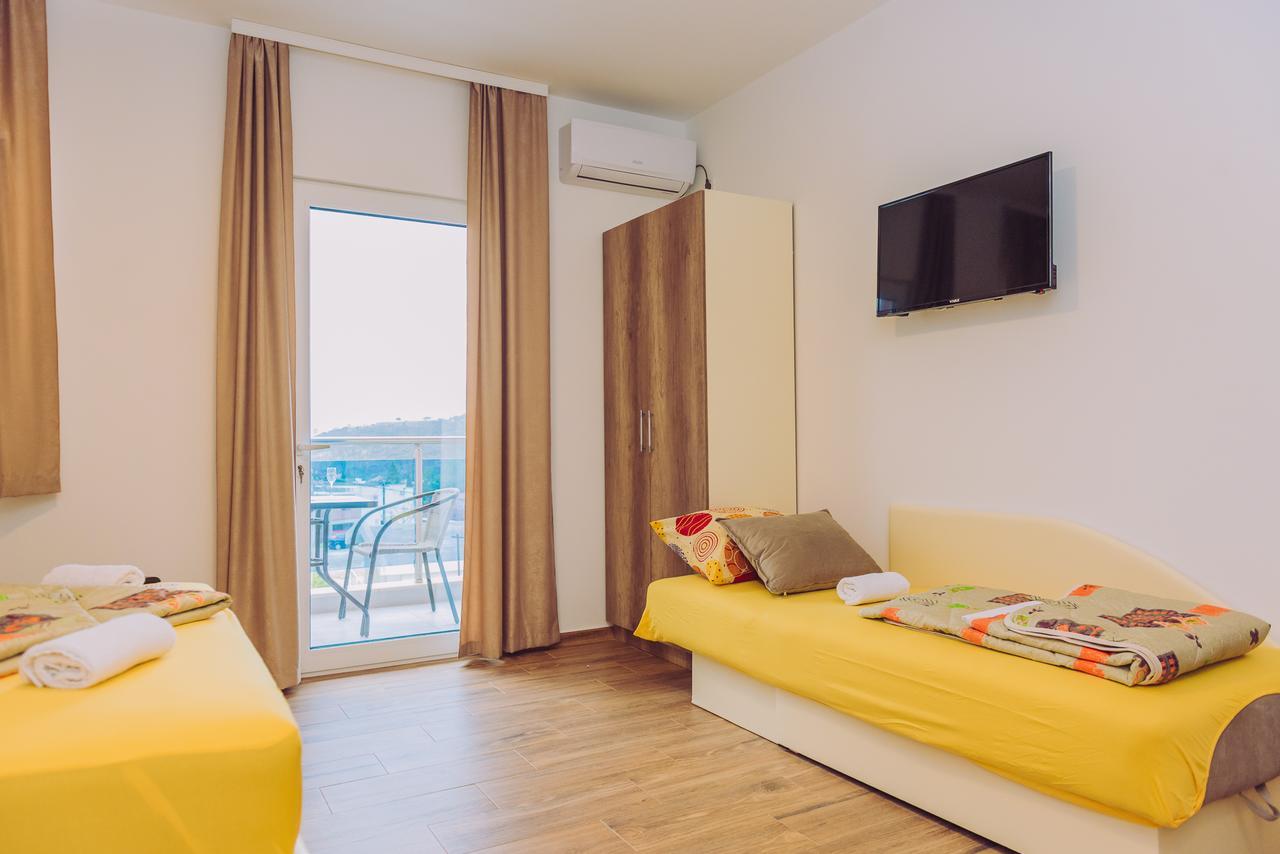 Apartments Krstovic Sutomore Bagian luar foto
